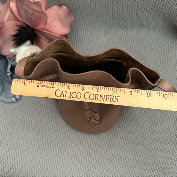 MANSUR GAVRIEL Biscotti Tan Drawstring Champagne Bucket Bag Purse - Picture 11 of 15